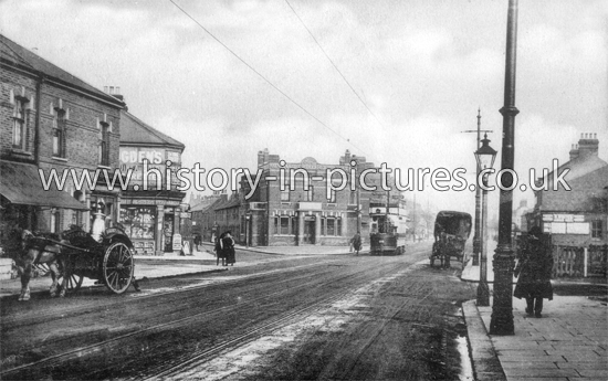 The Roebuck and High Road, Enfield Highway, Enfield, Middlessex. c.1908